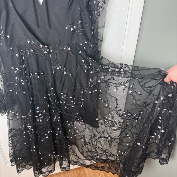 HELSI Ella Embroidered Long Sleeve Midi Dress L - Picture 6 of 10